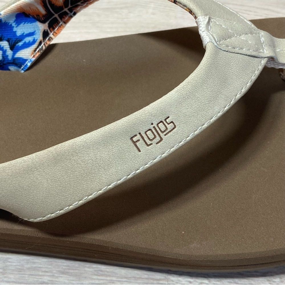 FLOJOS / Cream 130 Emma Hibiscus Thong Flip Flops Size 10 - Picture 6 of 9